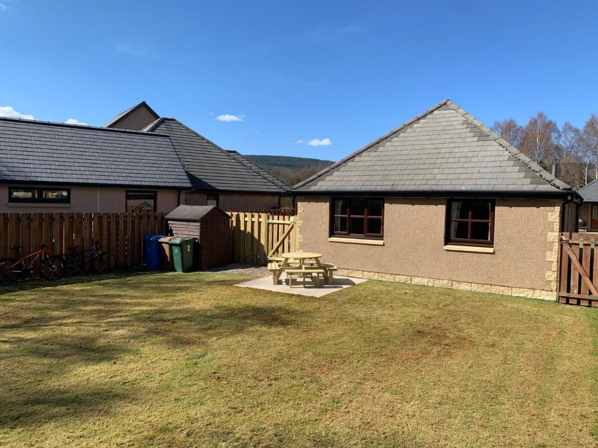 Cairngorm Cottage อาวีมอร์ ภายนอก รูปภาพ