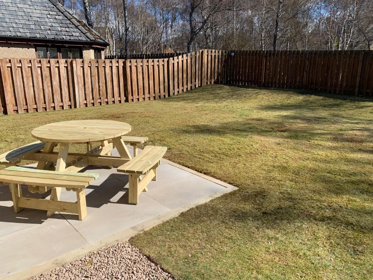 Cairngorm Cottage อาวีมอร์ ภายนอก รูปภาพ