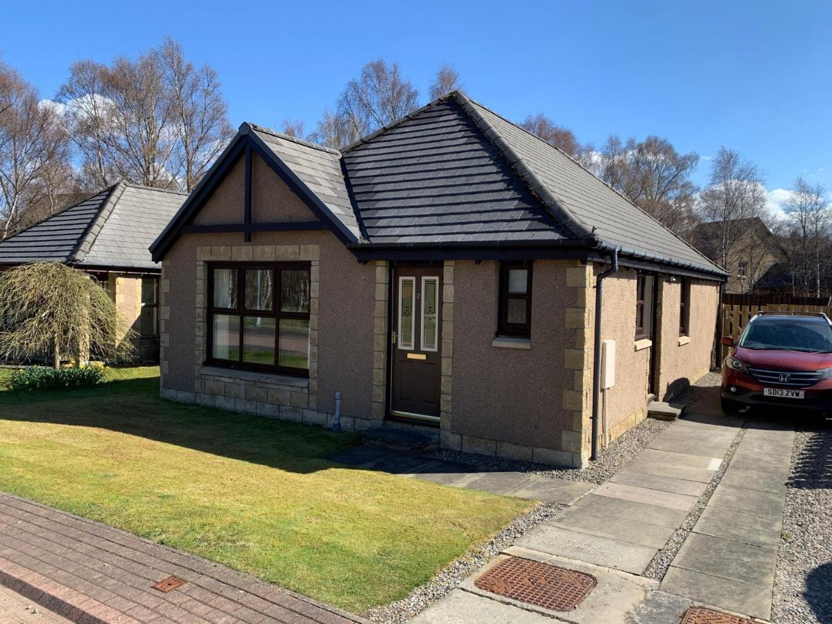 Cairngorm Cottage อาวีมอร์ ภายนอก รูปภาพ